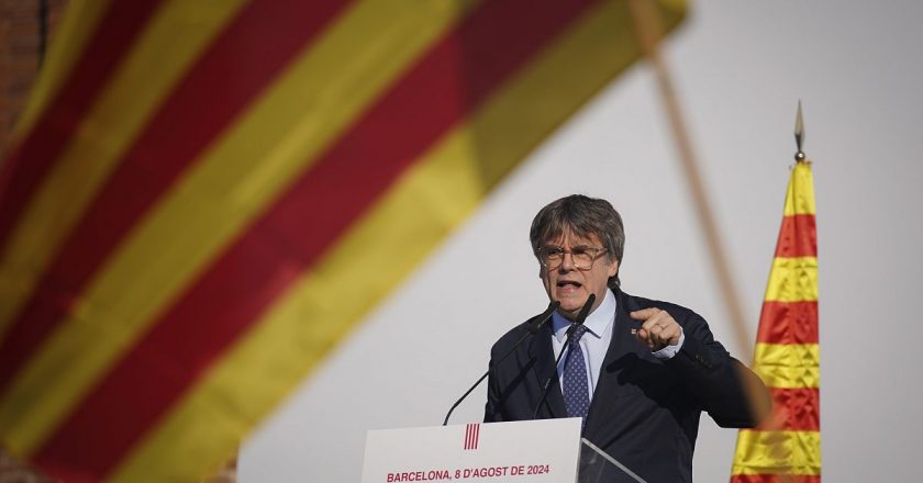 Katalan ayrılıkçı lider Puigdemont, tutuklama kararına rağmen İspanya'da