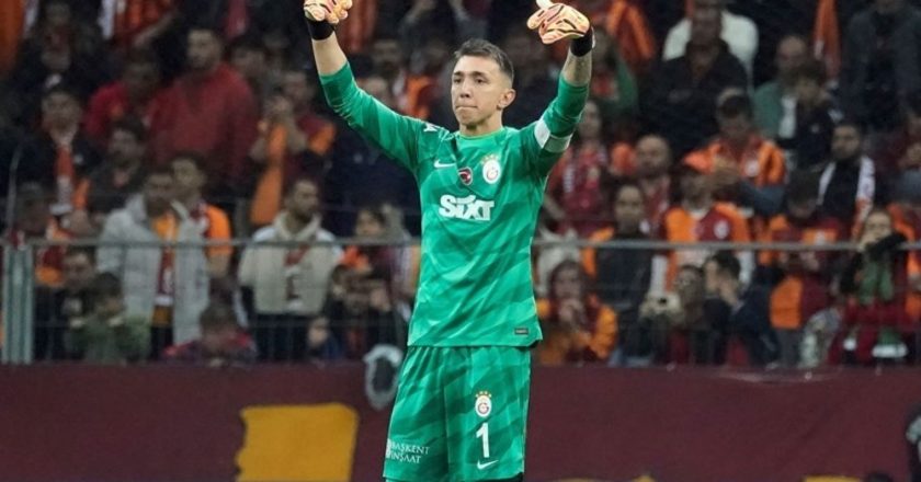 Fernando Muslera, Galatasaray'da 14. sezonunu yaşıyor – Son Dakika Spor Haberleri