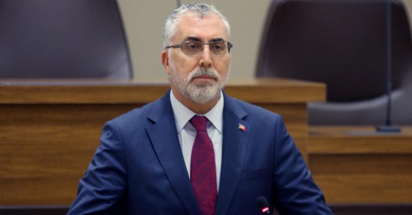 Bakan Işıkhan: Kamuda çözümsüz sanılan birçok sorun çözüldü