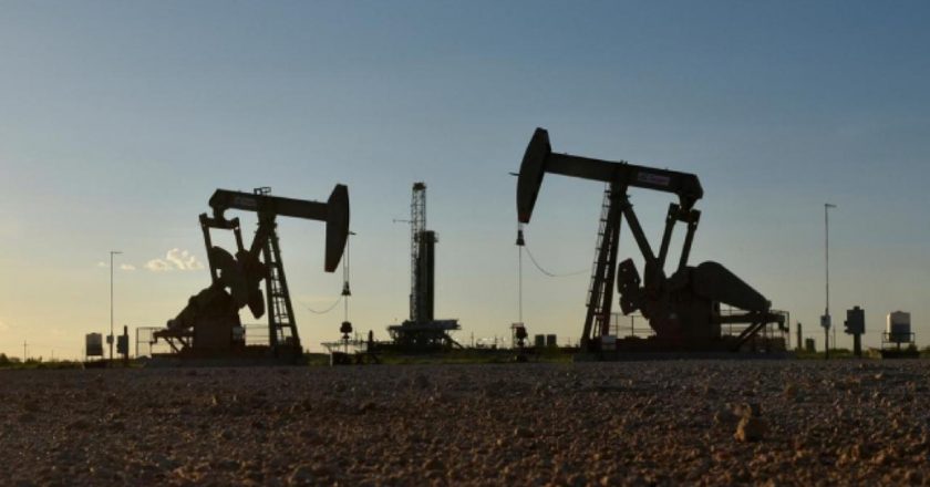 Brent yağı 74,56 dolarlık varil ile karıştırılıyor