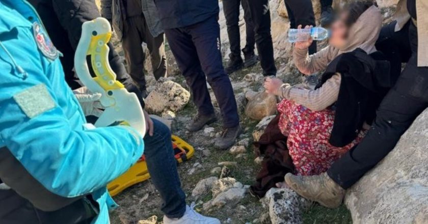 O kayıp olarak istendi: 18 yaşında -dağlık bölgede bulunan genç kadın -torrkiye ugu