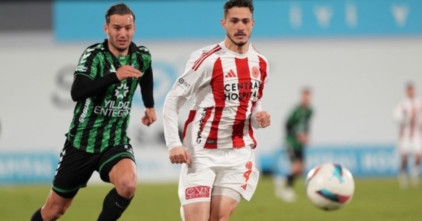 Kocaelispor 10 kişiyle yolda bir skor aldı! – Son Dakika Spor Haberleri