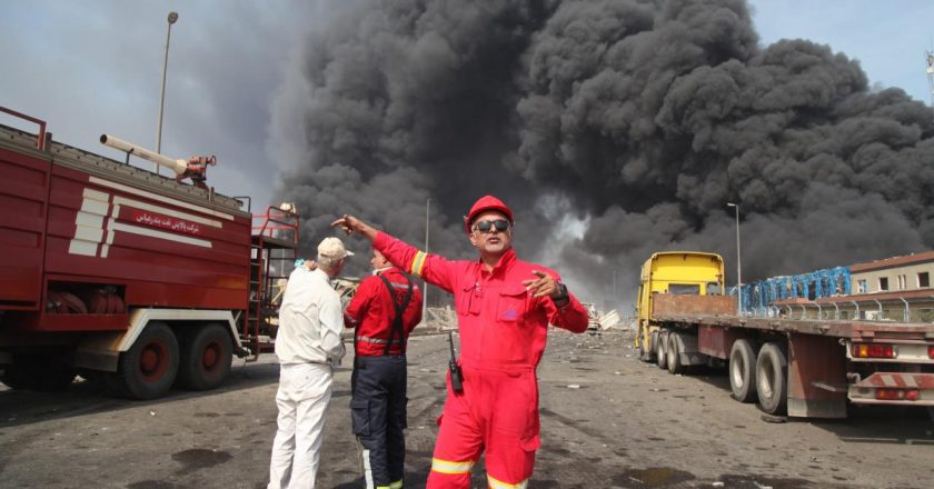 İran’da büyük bir patlama olduğu limanda tekrar yangın çıktı