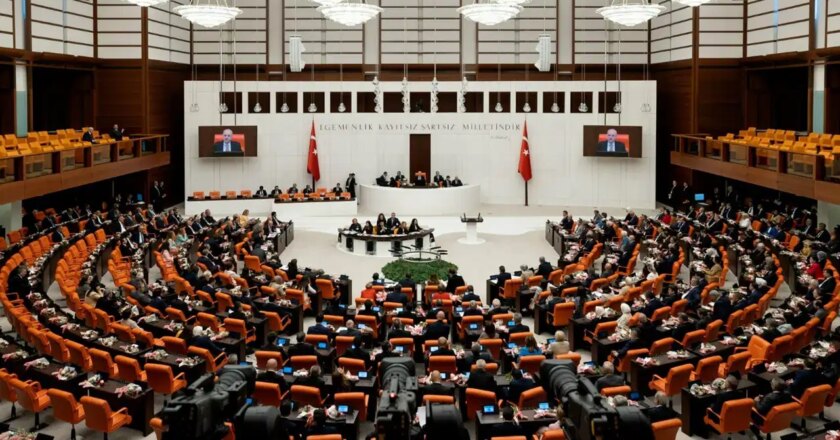 Muhalefet, “karbon piyasası” diye eleştirmişti… İklim Kanunu Teklifi’nin birinci bölümü TBMM Genel Kurulu’nda kabul edildi – Son Dakika Türkiye Haberleri