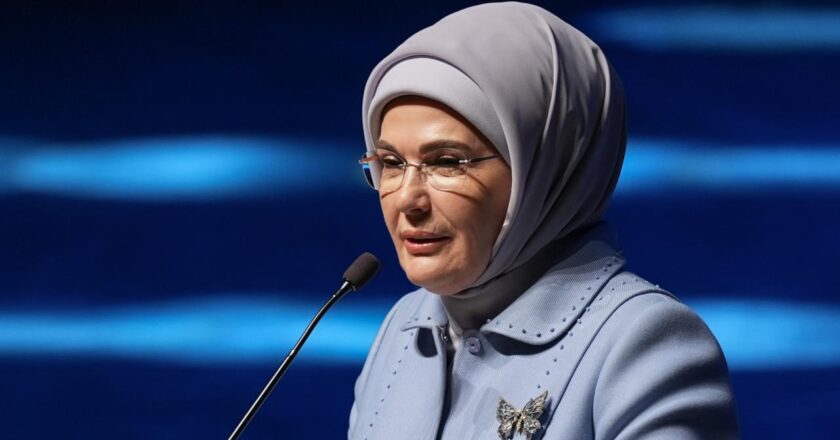 Emine Erdoğan YKS’ye girecek öğrencilere başarılar diledi
