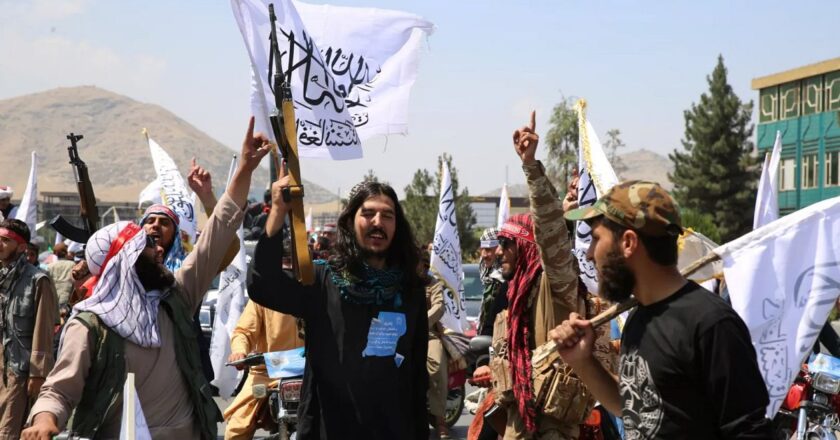 BM, Taliban’ın Pakistan ve İran’dan sınır dışı edilen Afganlara işkence ve tehditte bulunduğunu açıkladı
