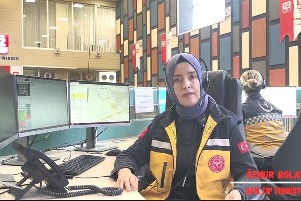 Telefonda hayat kurtardı: Çağrı merkezinden gelen talimatla ölümden döndü! Heimlich manevrası ile oğlunu hayata döndürdü…