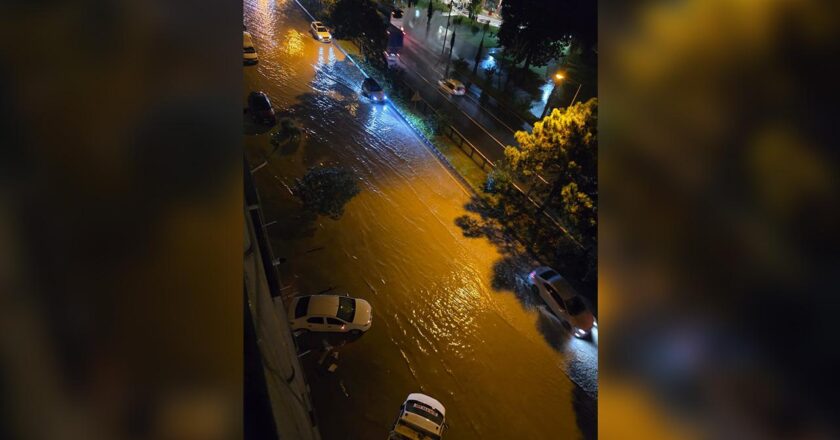Ordu’da sağanak sonrası cadde ve sokaklar göle döndü