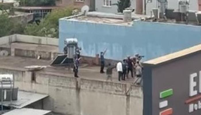 Ailesini rehin alıp polislere saldırdı! Her şeyin sebebi uyuşturucu bağımlılığı çıktı…
