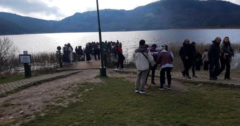 Abant’ta Hafta Sonu Kalabalığı