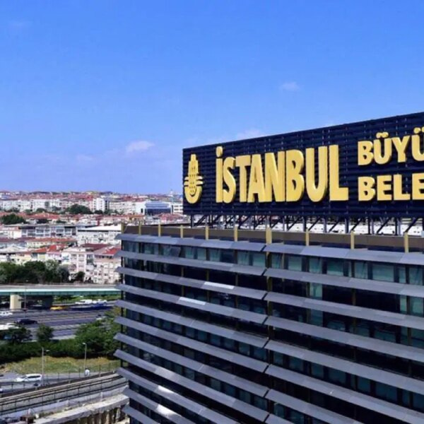 İBB iddianamesinde dikkat çeken ayrıntı: Farklı tarihler, farklı kişiler ama aynı ifadeler – Son Dakika Siyaset Haberleri