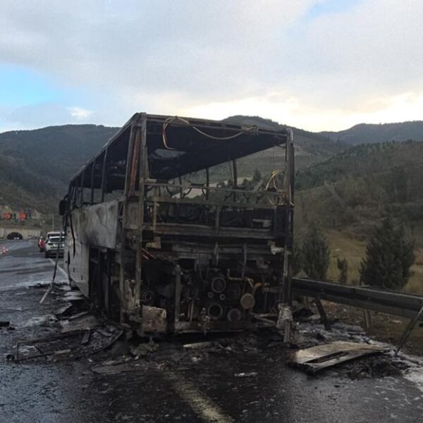 Öğrenci Taşıyan Otobüs Alev Alev Yandı